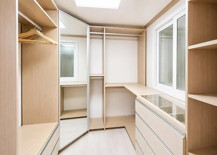 Appartamento Korean Life, Dressing Room, 3 Beds, 8 Minutes To The Station, Long-term Stay, Airport Bus, Washing Machine, Dryer, Yeouido Seul