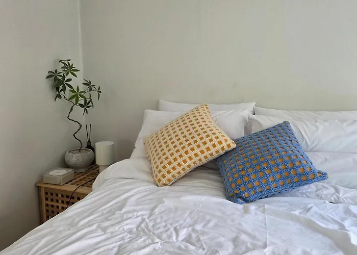 Korean Life, Dressing Room, 3 Beds, 8 Minutes To The Station, Long-term Stay, Airport Bus, Washing Machine, Dryer, Yeouido * Seul