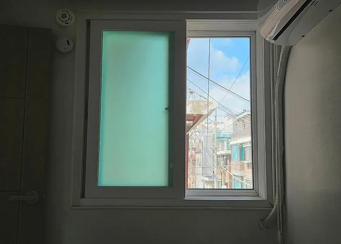 Korean Life, Dressing Room, 3 Beds, 8 Minutes To The Station, Long-term Stay, Airport Bus, Washing Machine, Dryer, Yeouido Seul