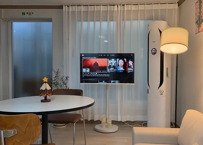 Appartamento Korean Life, Dressing Room, 3 Beds, 8 Minutes To The Station, Long-term Stay, Airport Bus, Washing Machine, Dryer, Yeouido